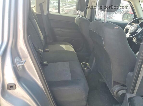 1C4NJRFB4HD179325 2017 JEEP PATRIOT Silver Vista interior trasera