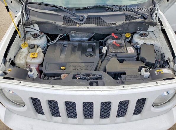 1C4NJRFB5GD657685 2016 JEEP PATRIOT White Widok komory silnika