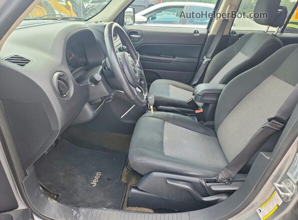1C4NJRFB6GD717974 2016 JEEP PATRIOT Silver Widok wnętrza z przodu