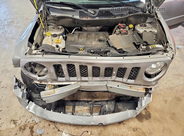 1C4NJRFB6GD725279 2016 JEEP PATRIOT Серебряный Вид подкапотного пространства