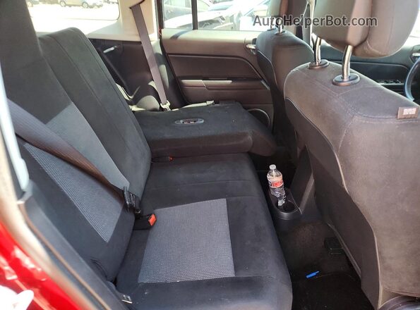 1C4NJRFB6HD174823 2017 JEEP PATRIOT Red Rear interior view