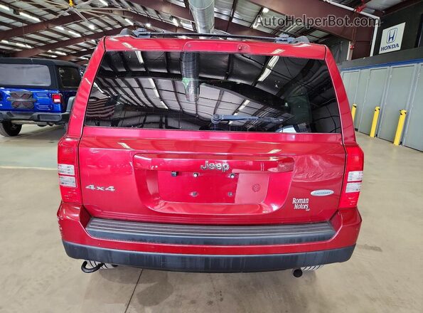 1C4NJRFB8HD159675 2017 JEEP PATRIOT Красный Вид сзади