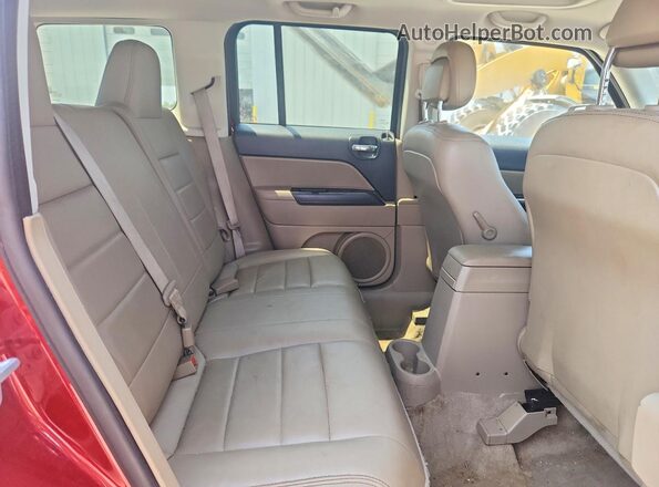 1C4NJRFB9GD639710 2016 JEEP PATRIOT Burgundy Widok tylnych siedzeń