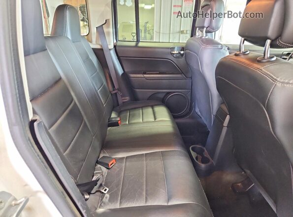 1C4NJRFB9GD692701 2016 JEEP PATRIOT Белый Вид задних сидений