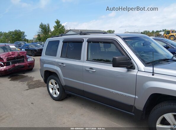 1C4NJRFB9GD697509 2016 JEEP PATRIOT Silver უკანა სალონის ხედი