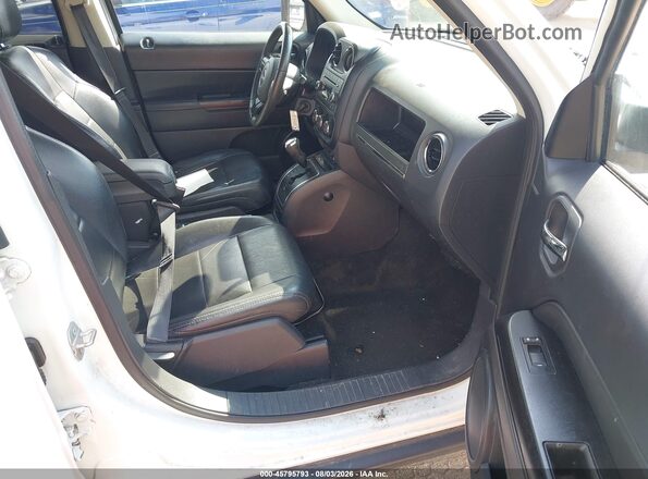 1C4NJRFBXGD586225 2016 JEEP PATRIOT Белый Вид салона спереди
