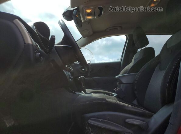 1C4PJLAB2HW554291 2017 JEEP CHEROKEE Maroon Widok wnętrza z przodu