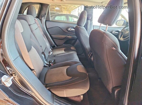 1C4PJLAB3GW303469 2016 JEEP CHEROKEE Black Вид задньої частини салону
