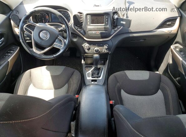 1C4PJLAB4HW654392 2017 JEEP CHEROKEE White Widok deski rozdzielczej