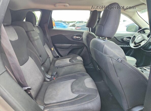 1C4PJLAB6GW376030 2016 JEEP CHEROKEE Silver უკანა სავარძლების ხედი