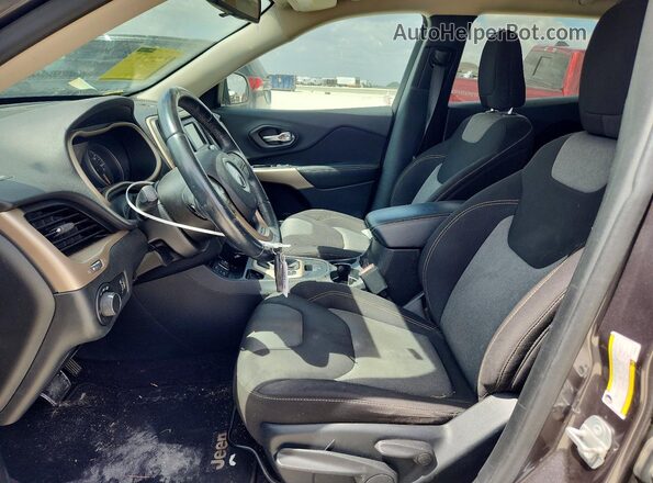 1C4PJLAB8HW666917 2017 JEEP CHEROKEE Charcoal Вид салону спереду