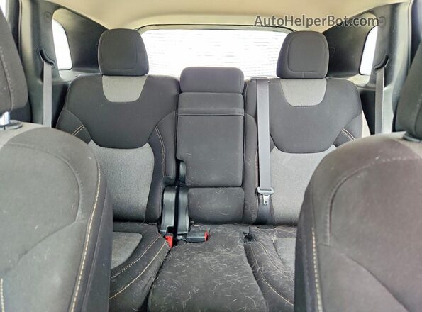 1C4PJLAB8HW666917 2017 JEEP CHEROKEE Charcoal Вид задніх сидінь