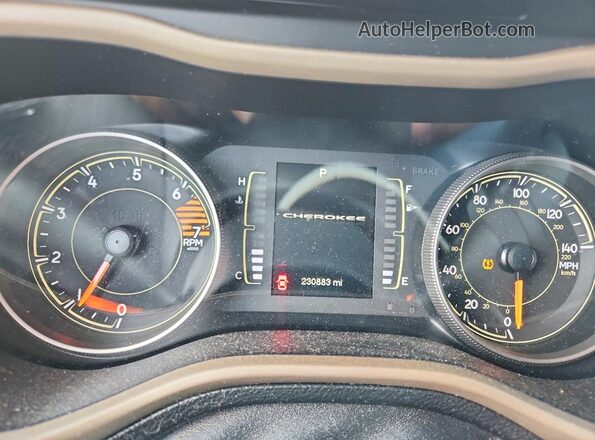 1C4PJLAB9HD219072 2017 JEEP CHEROKEE Silver Vista del cuadro de instrumentos