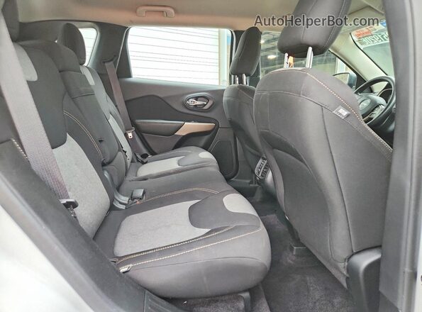1C4PJLABXHD240433 2017 JEEP CHEROKEE White Vista interior trasera
