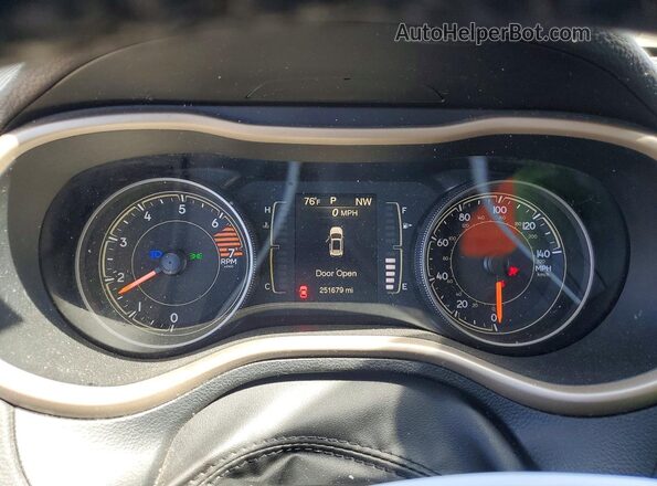 1C4PJLABXHW652890 2017 JEEP CHEROKEE Угольный Вид щитка приборов