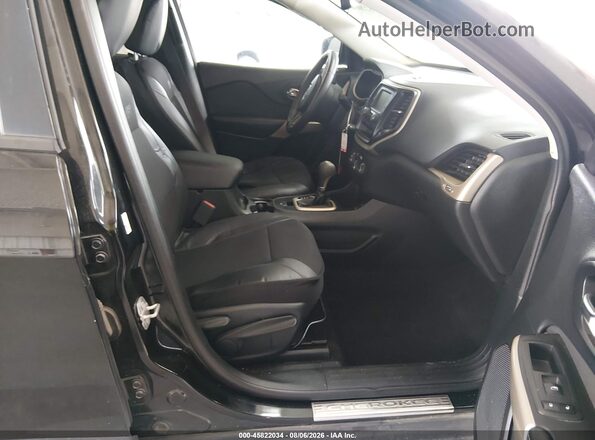 1C4PJLAS9HW650628 2017 JEEP CHEROKEE Черный Вид салона спереди