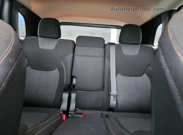 1C4PJLCB1HW549533 2017 JEEP CHEROKEE White Rear seats view