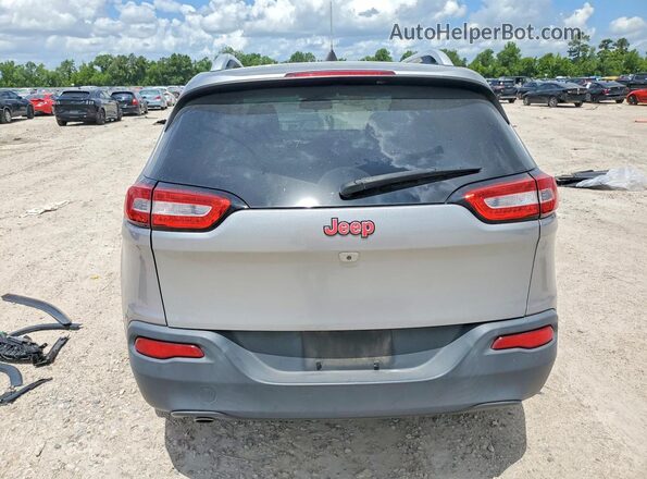 1C4PJLCB1HW607026 2017 JEEP CHEROKEE Silver Widok z tyłu