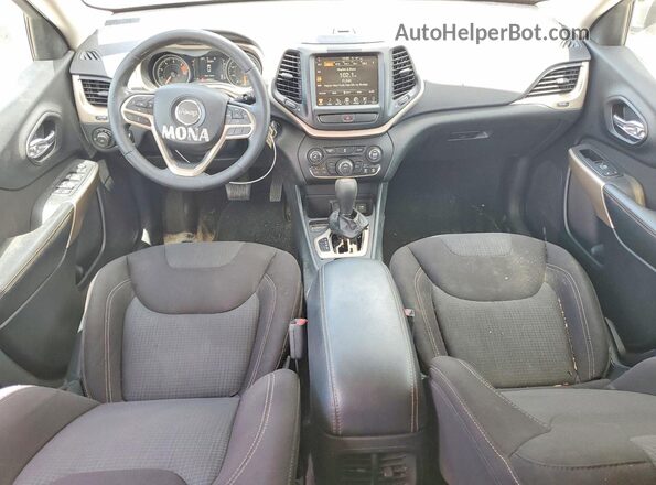 1C4PJLCB1HW607026 2017 JEEP CHEROKEE Silver Widok deski rozdzielczej