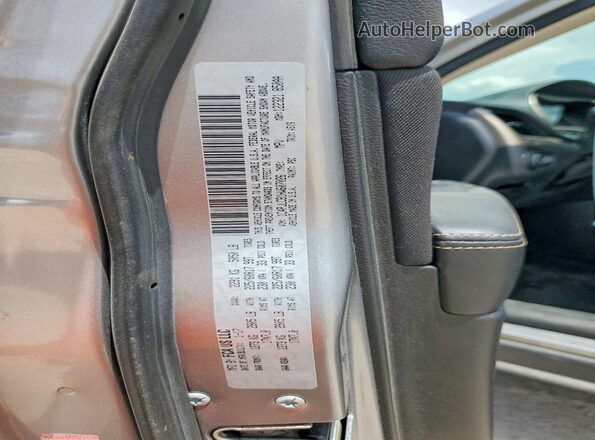 1C4PJLCB1HW607026 2017 JEEP CHEROKEE Silver Widok naklejki z numerem VIN
