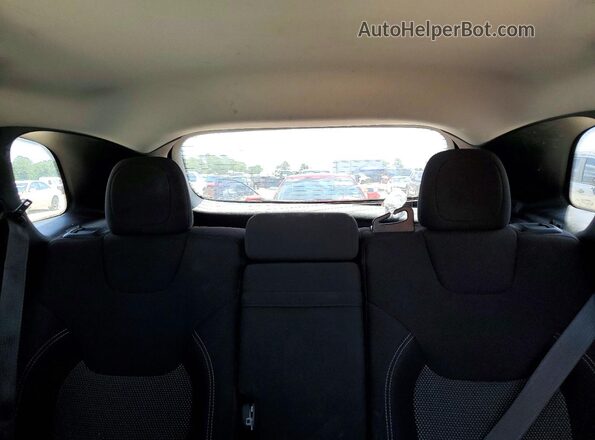 1C4PJLCB1KD144730 2019 JEEP CHEROKEE Silver უკანა სავარძლების ხედი