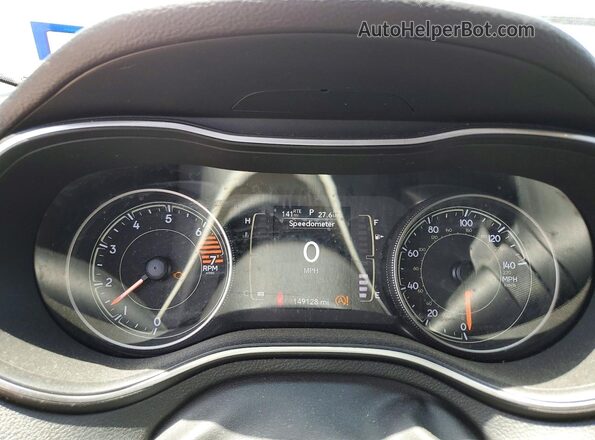 1C4PJLCB1KD144730 2019 JEEP CHEROKEE Silver ხელსაწყოთა პანელის ხედი