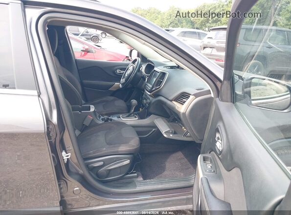 1C4PJLCB2HW668157 2017 JEEP CHEROKEE Gray წინა სალონის ხედი