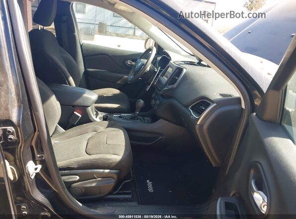 1C4PJLCB2KD134580 2019 JEEP CHEROKEE Черный Вид салона спереди