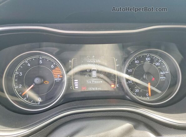 1C4PJLCB2KD149578 2019 JEEP CHEROKEE White Widok zestawu wskaźników