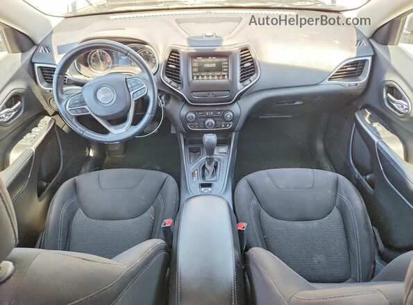 1C4PJLCB2KD308048 2019 JEEP CHEROKEE Silver Вид панелі приладів