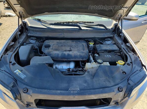 1C4PJLCB2KD308048 2019 JEEP CHEROKEE Silver Вид підкапотного простору