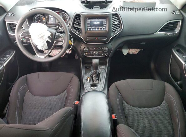 1C4PJLCB2KD358898 2019 JEEP CHEROKEE Серебряный Вид панели приборов
