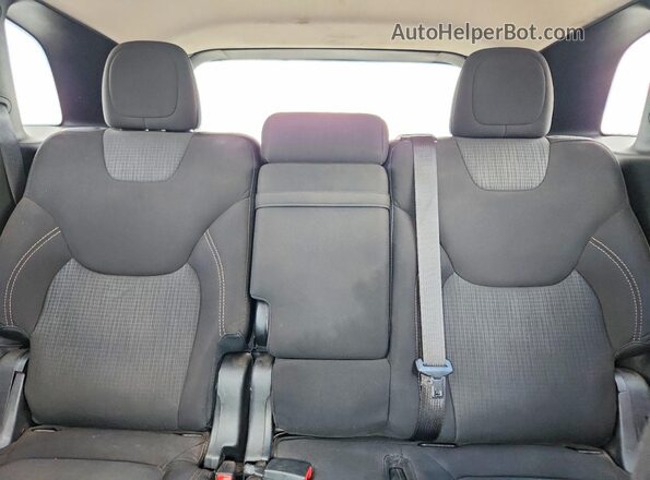1C4PJLCB3GW275282 2016 JEEP CHEROKEE Silver Rear seats view