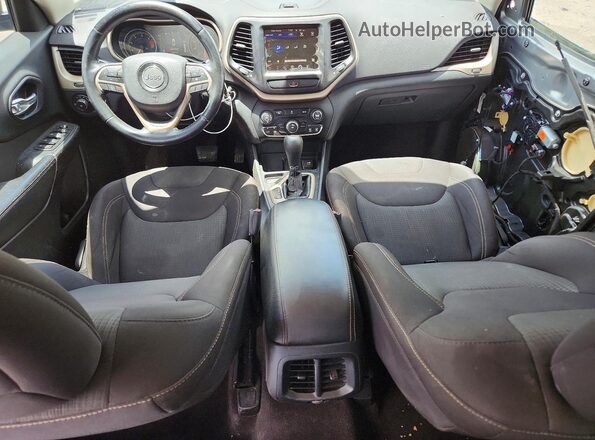 1C4PJLCB3GW275282 2016 JEEP CHEROKEE Silver Dashboard view