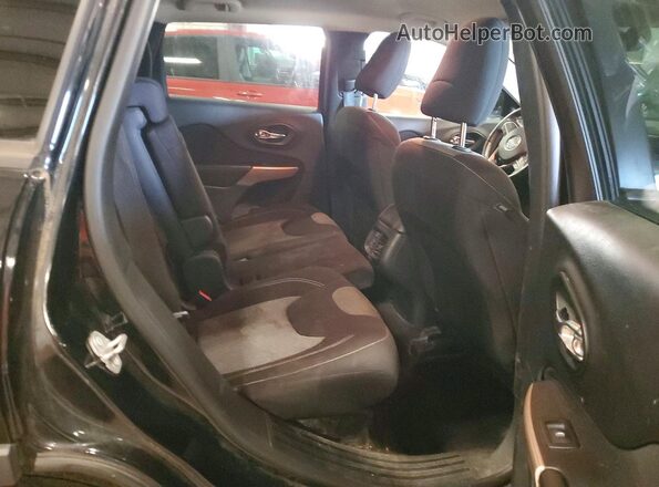 1C4PJLCB3JD538521 2018 JEEP CHEROKEE Black უკანა სალონის ხედი