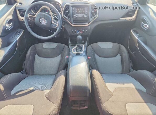 1C4PJLCB3JD559109 2018 JEEP CHEROKEE White Вид панелі приладів