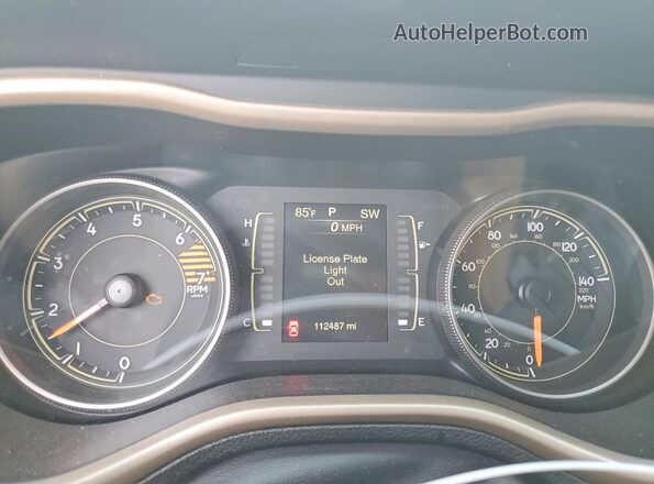 1C4PJLCB3JD566139 2018 JEEP CHEROKEE White ხელსაწყოთა პანელის ხედი