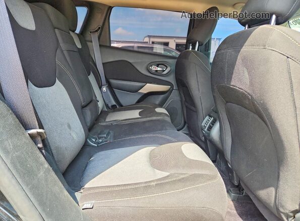 1C4PJLCB3JD620359 2018 JEEP CHEROKEE Черный Вид задней части салона