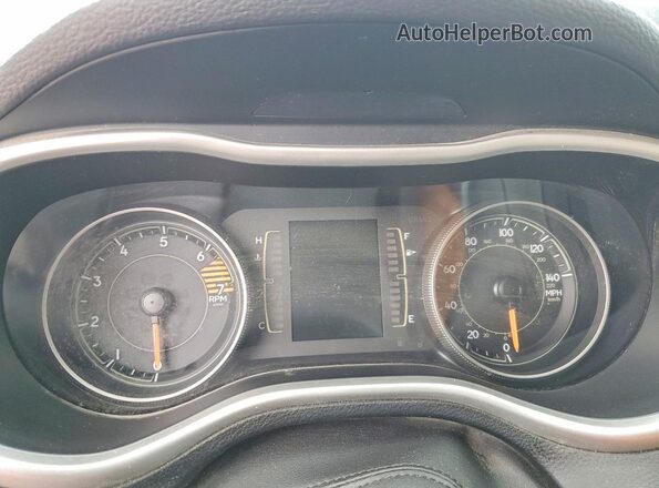 1C4PJLCB4GW171531 2016 JEEP CHEROKEE Maroon Սարքավորումների վահանակի տեսք