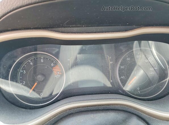 1C4PJLCB4GW257499 2016 JEEP CHEROKEE Black Instrument cluster view