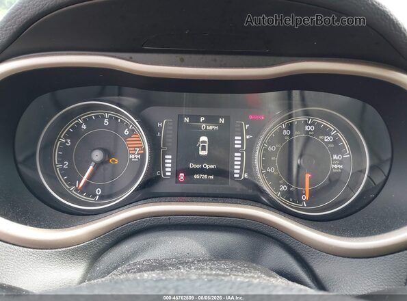 1C4PJLCB4HW541667 2017 JEEP CHEROKEE Gray Widok tylnych siedzeń