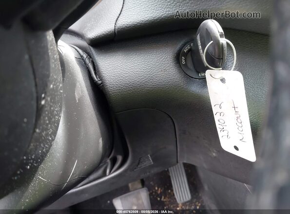 1C4PJLCB4HW541667 2017 JEEP CHEROKEE Gray Widok deski rozdzielczej