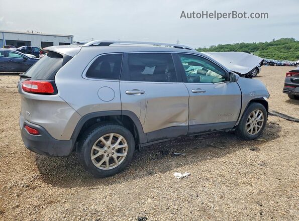 1C4PJLCB4HW558677 2017 JEEP CHEROKEE Silver Tył prawy