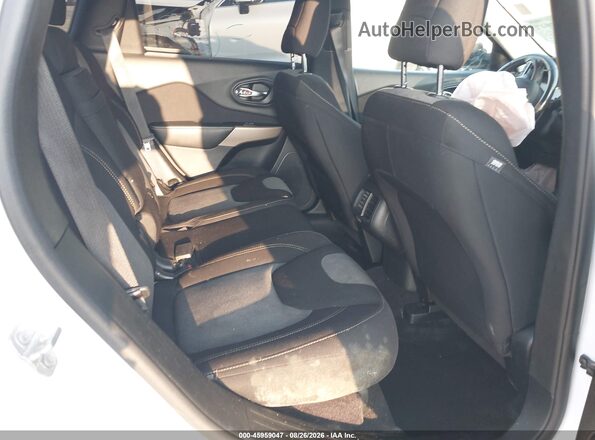 1C4PJLCB4JD544554 2018 JEEP CHEROKEE White Вид наклейки з VIN-кодом