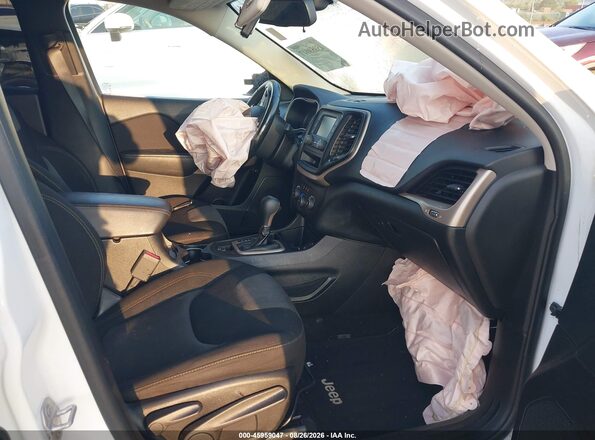 1C4PJLCB4JD544554 2018 JEEP CHEROKEE White Вид салону спереду