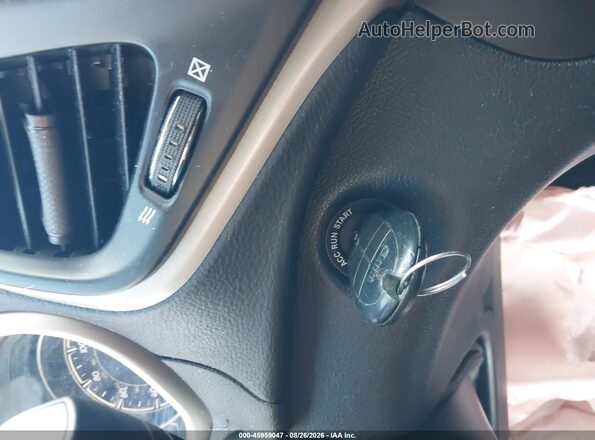1C4PJLCB4JD544554 2018 JEEP CHEROKEE White Вид панелі приладів