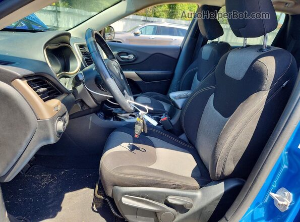 1C4PJLCB4JD551858 2018 JEEP CHEROKEE Blue Вид салону спереду