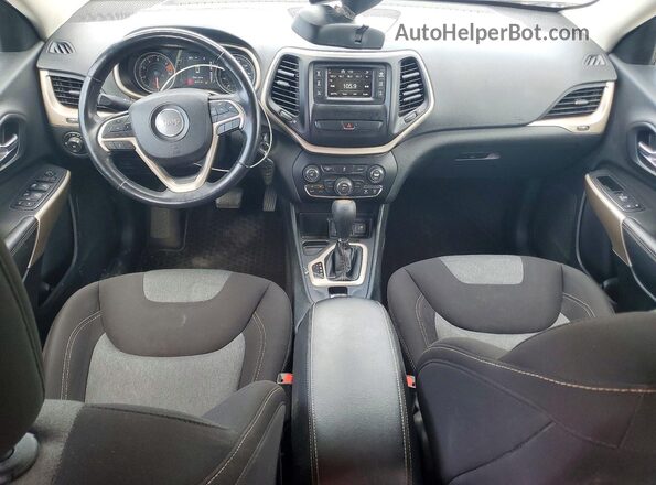 1C4PJLCB4JD596900 2018 JEEP CHEROKEE Белый Вид панели приборов