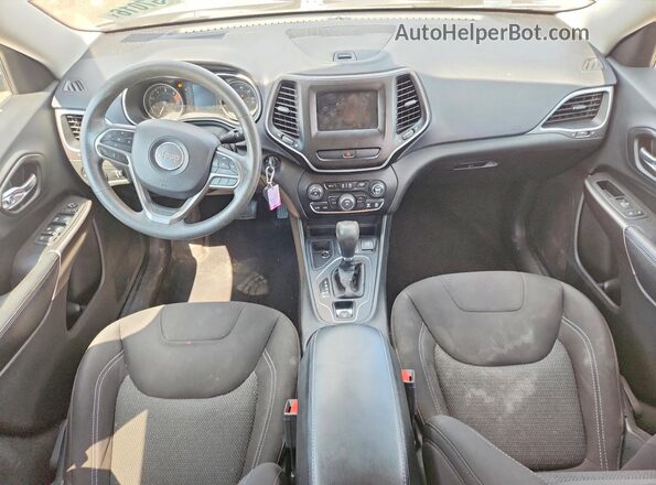 1C4PJLCB4KD265851 2019 JEEP CHEROKEE Silver Vista del salpicadero