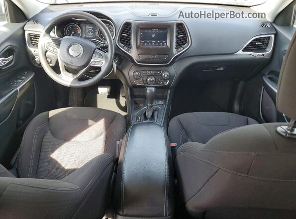 1C4PJLCB4KD285016 2019 JEEP CHEROKEE Silver Вид панелі приладів